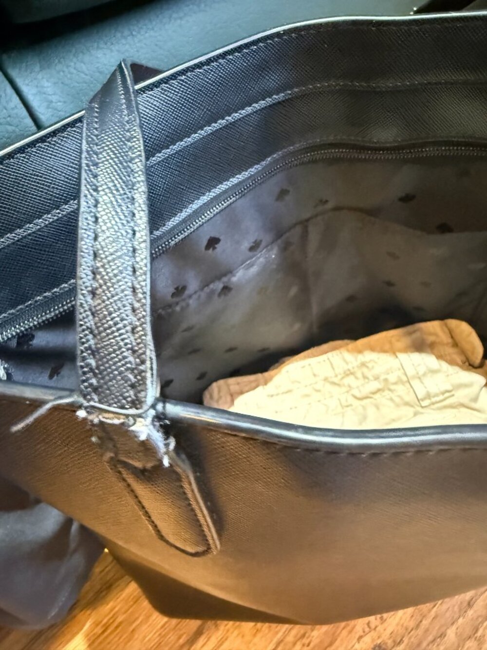 Black kate spade purse - Picture 10 of 11